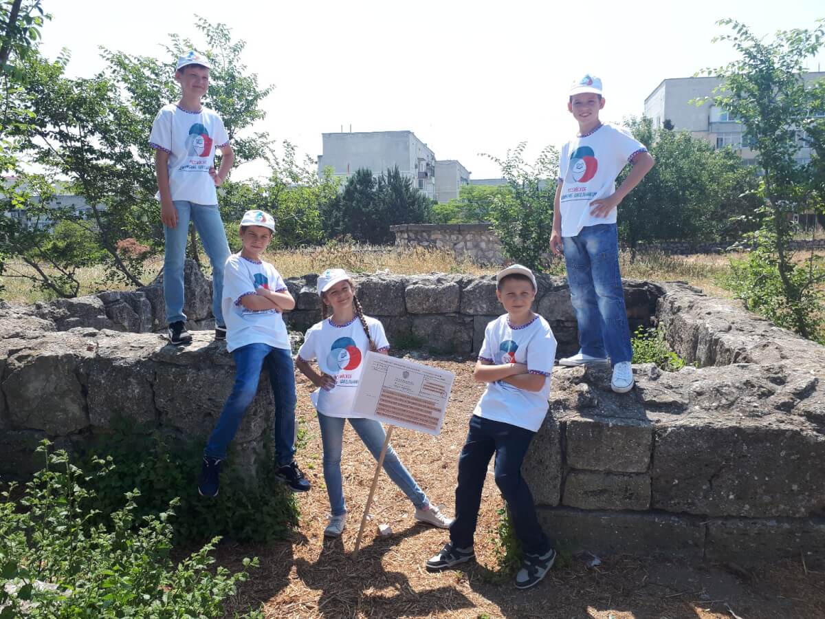 Детский эко-отряд принял участие в акции #СтражиЗемли